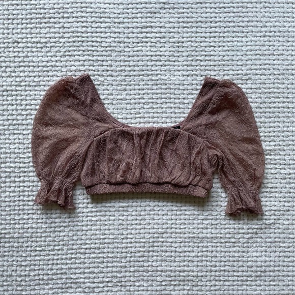 Nasty Gal Blush Pink Lace Puffed Sleeve Crop Top - 2 - EUC - Picture 1 of 7